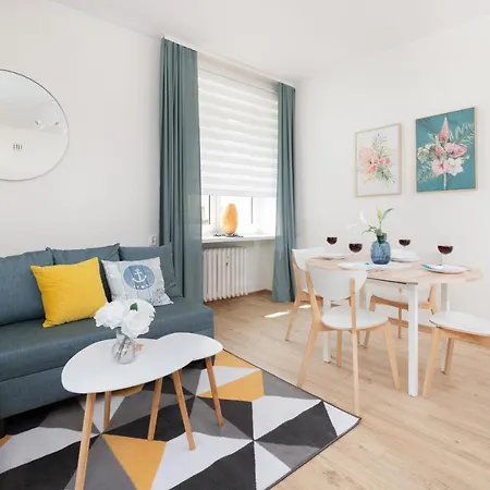 Bright & Comfy Komandorska By Renters * Gdynia