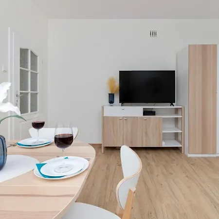 Apartament Bright & Comfy Komandorska By Renters
